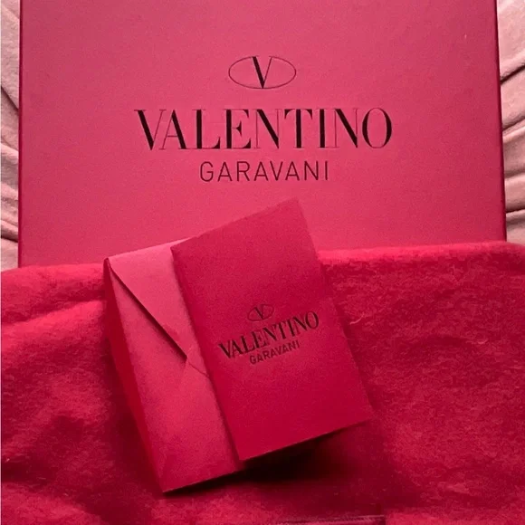 SALE!! ❤️ Valentino Black Patent Leather Bow Sandal with Wedge. Size 7 - Picture 13 of 13